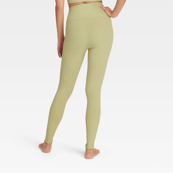 NWT All In Motion Women’s Ultra High Rise Ribbed Olive Green Leggings - Picture 12 of 12